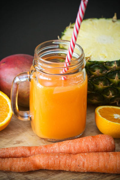 Jugo de zanahoria, piña y cúrcuma